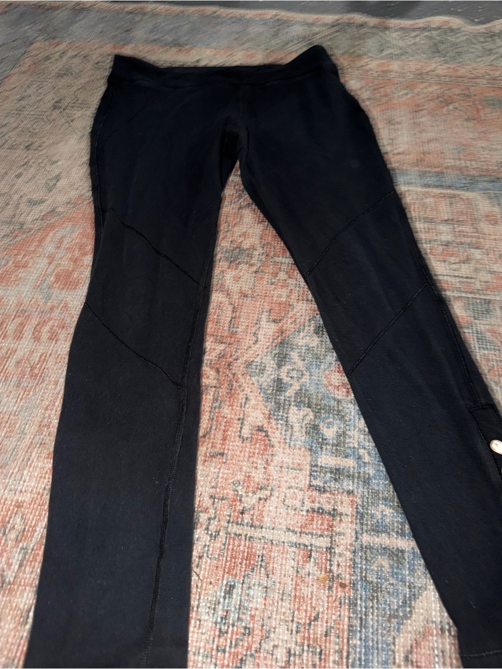 ALO leggings with buttons size medium leggings - Picture 3 of 7